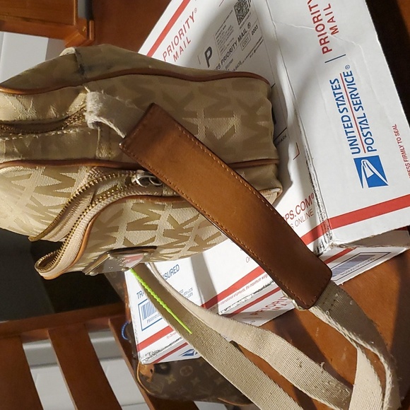 MK Canvas crossbody bag - Picture 2 of 4